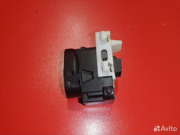 Блок управления стеклоподъемниками передний правый