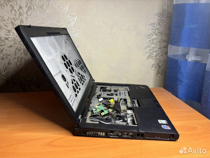 Корпус Thinkpad t61