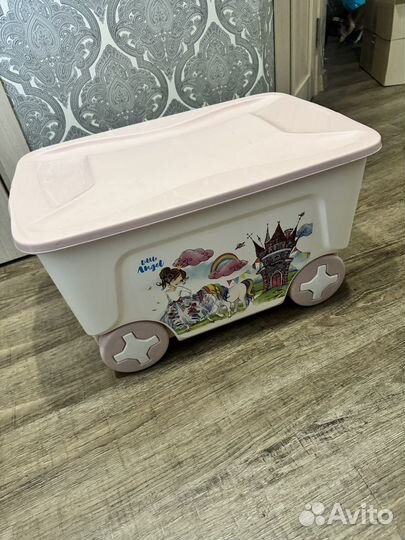 Ящик для игрушек на колесах
