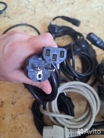 Кабель питания для компьютера