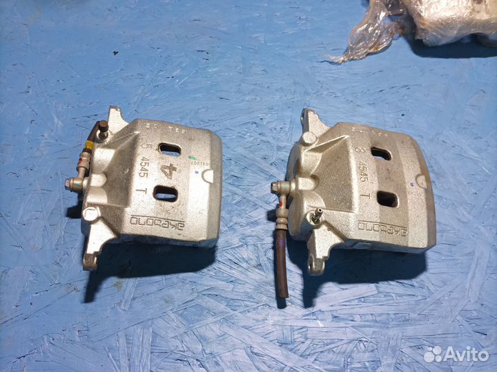 Суппорт передний Инфинити Q50