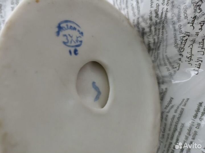 Статуэтка винтаж Дети кормят голубей