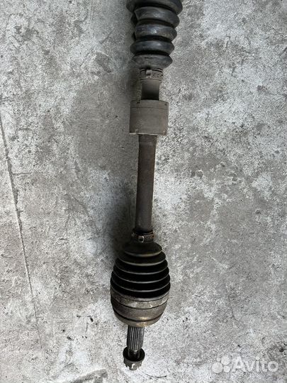 Привод передний правый Renault Duster 1.6