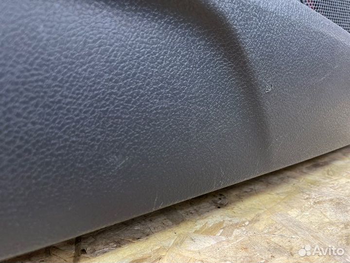 Обшивка боковой двери передняя левая Renault Logan