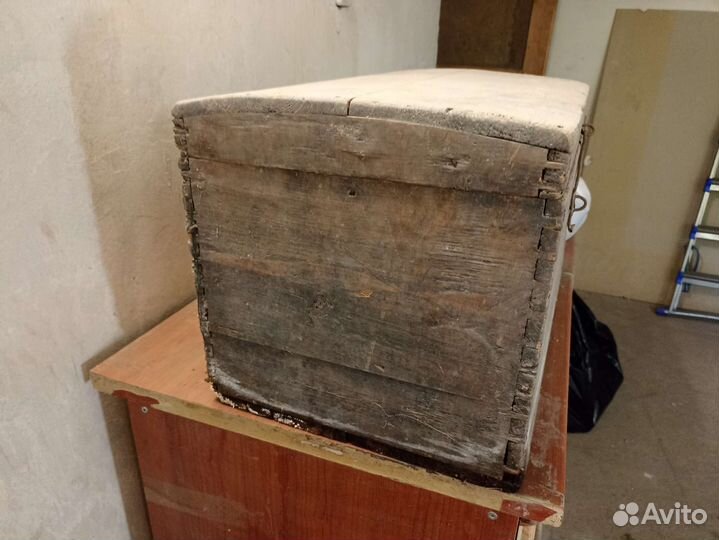 Сундук деревянный