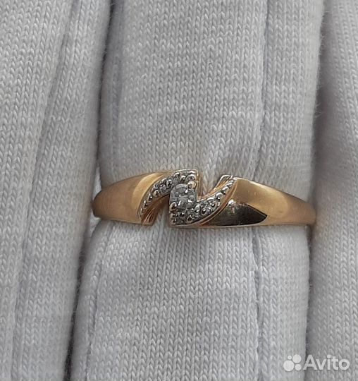 Золотое кольцо с камнем 17,5р