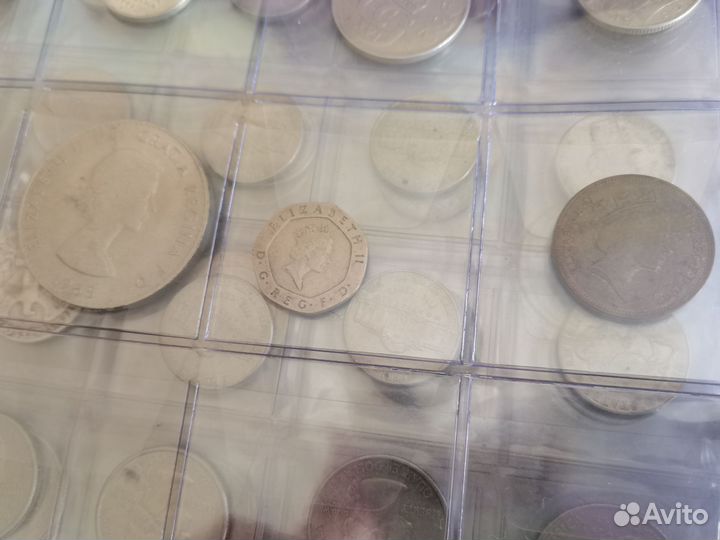 Иностранные монеты с альбомом