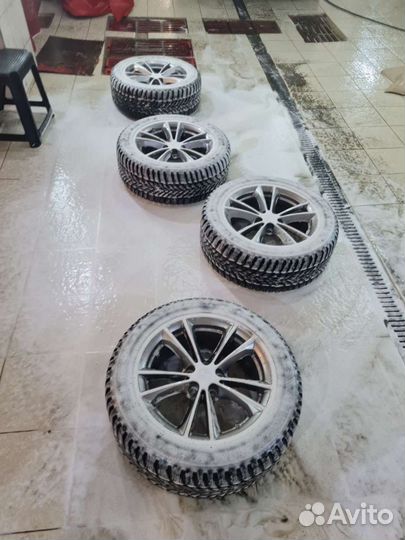 R17 Dunlop SP Winter Sport 225/55, PCD 5x225 DIA 66.6