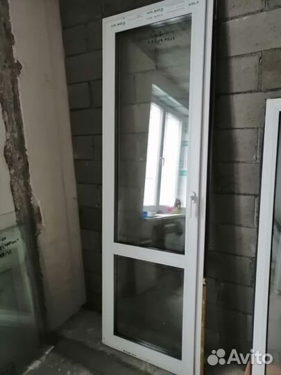 Пластиковое окно и дверь