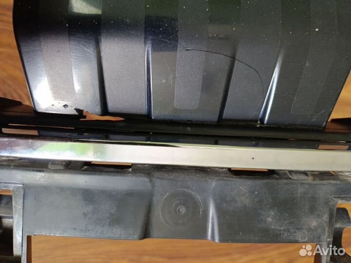 Решетка радиатора передняя Skoda Karoq 2017 - н.в