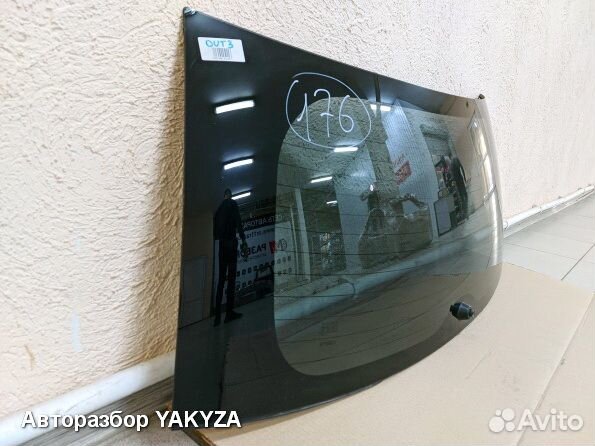 Стекло багажника оригинал Mitsubishi Outlander 3