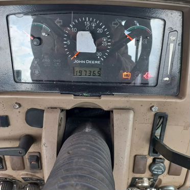 Трактор John Deere 5725, 2008