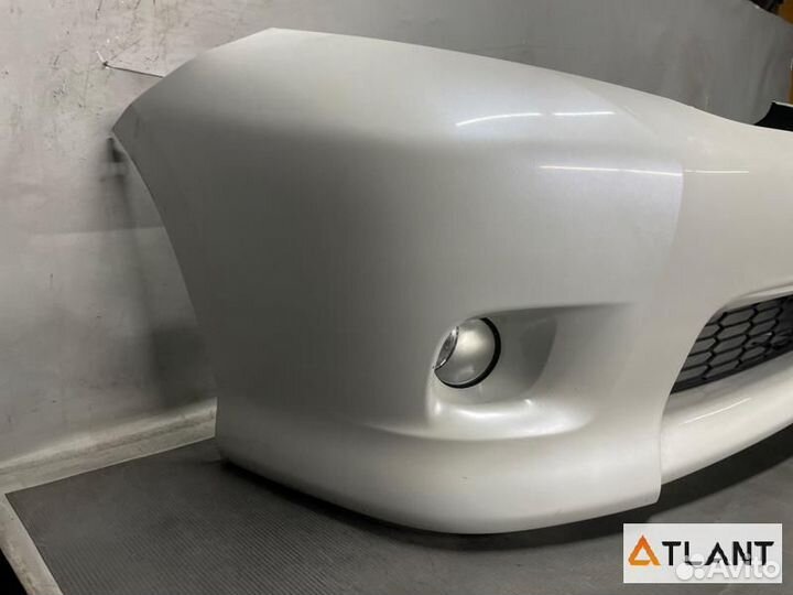 Бампер передний toyota isis