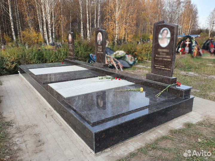 Памятники, мемориальные комплексы, надгробия