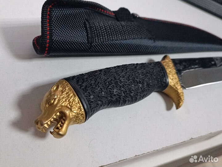 Нож охотничий с золотым медведем на гарде рукоядки