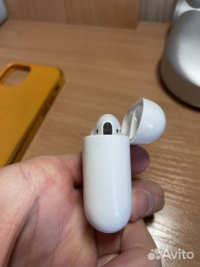 Apple AirPods