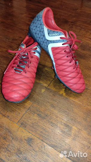 Футбольные бутсы