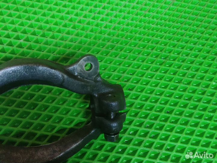 Вилка передней левой стойки mitsubishi galant 8