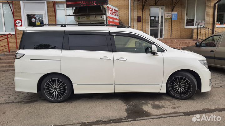 Рейлинги на крышу Nissan Elgrand (E52), продольные