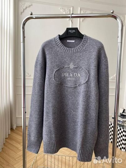 Свитер Prada женский