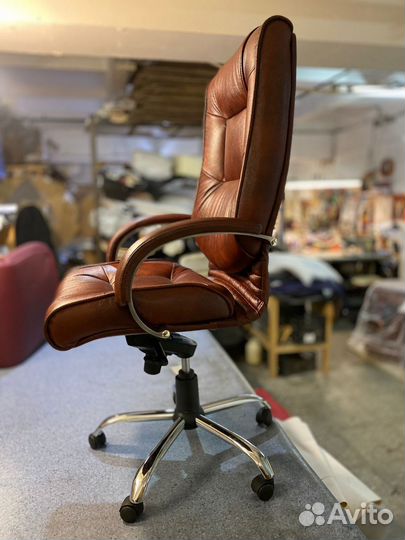 Офисное компьютерное кресло