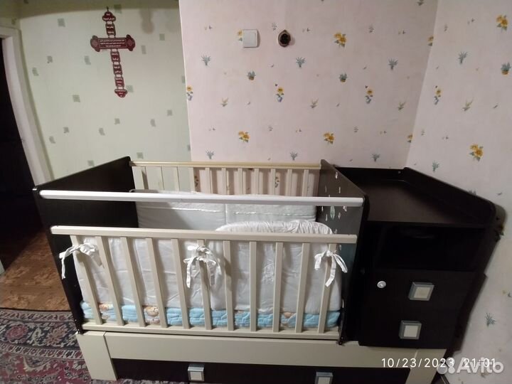 Детская кроватка