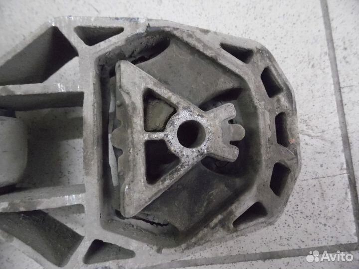 Опора двигателя задня Ford Focus II 2008-2011