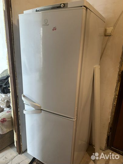 Холодильник indesit бу