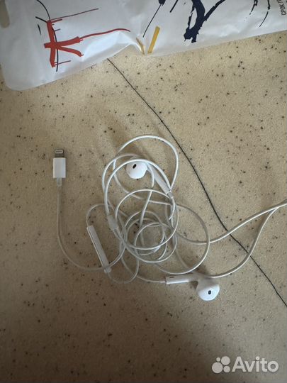 Наушники для айфона