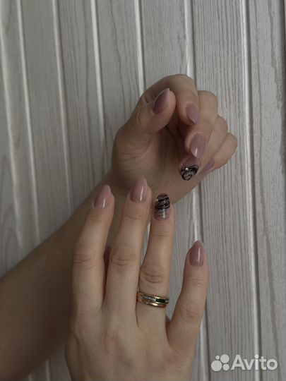 Маникюр Гелем