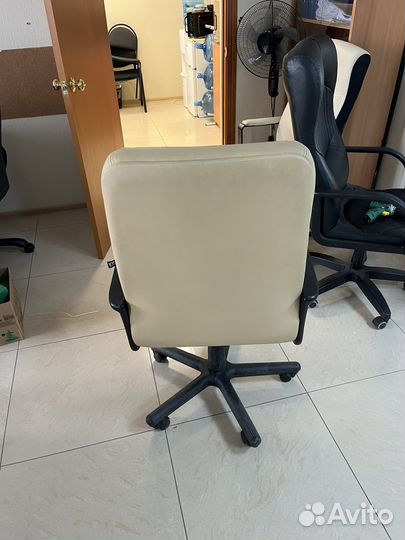 Кожанное кресло