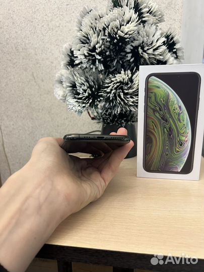 iPhone Xs, 64 ГБ