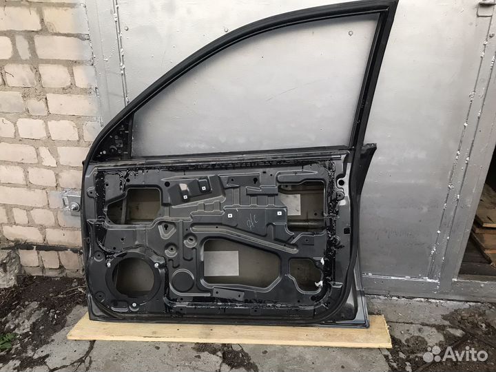 Дверь передняя правая Hover H2(Isuzu Axiom )