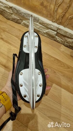 Коньки хоккейные