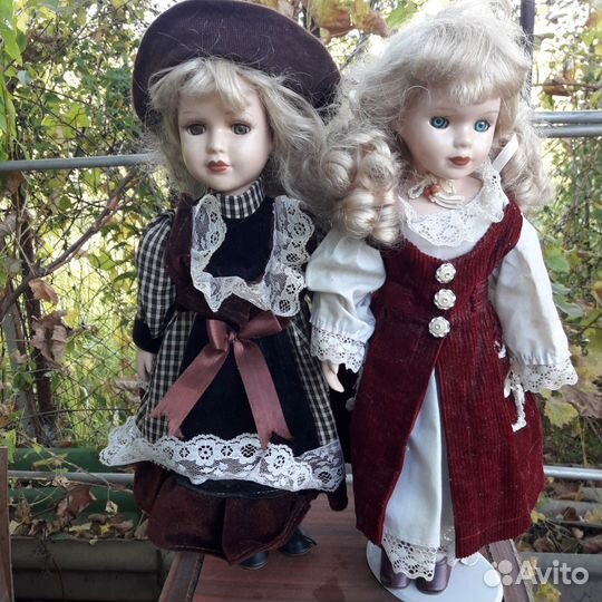 Кукла фарфоровая