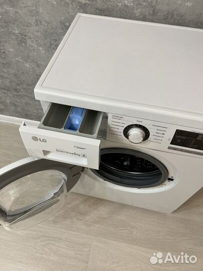 Узкая стиральная машина LG F12M7NDS0