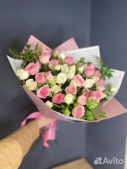 Букеты из 25 кенийских роз. Доставка