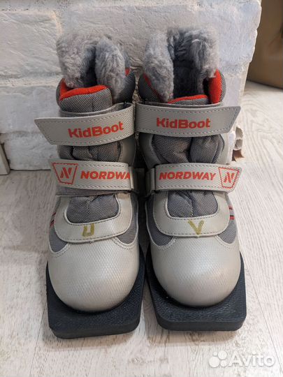 Ботинки детские 32р. беговые лыжи