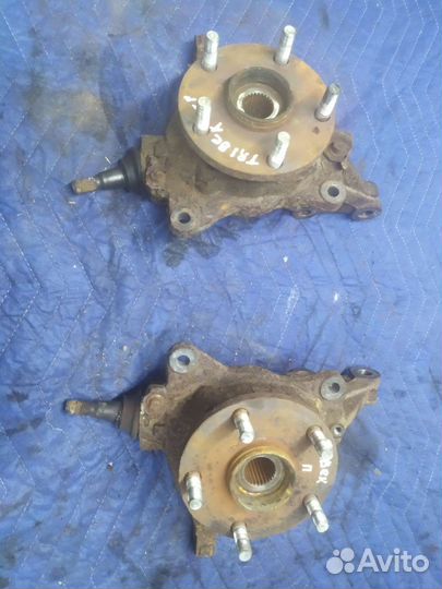 Передний кулак со ступицей Subaru Tribeca B9 W10