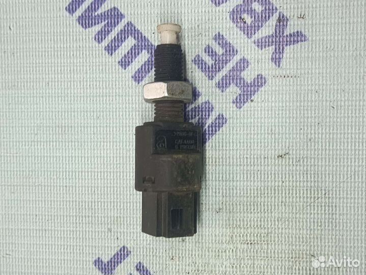 Датчик стоп-сигнала Лада Гранта