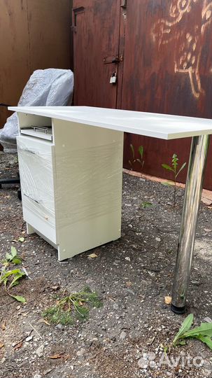 Стол офисный с ящиками