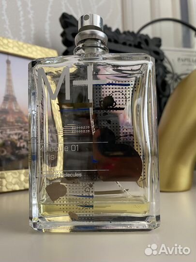 Escentric molecules 01 iris