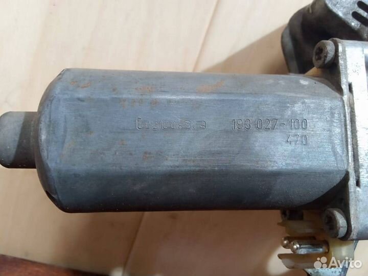 Стеклоподъемник передний левый Mercedes-Benz