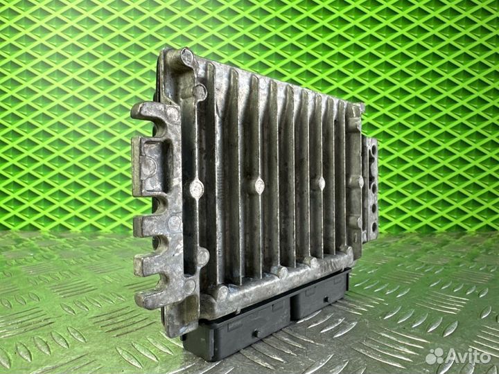 Блок управления двигателем Renault Kangoo 1 K7J700