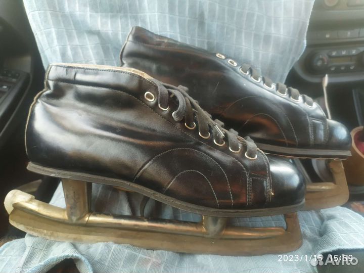 Коньки хоккейные