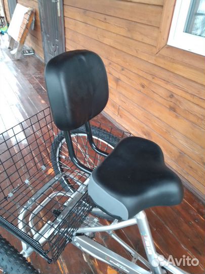 Велосипед взрослый трёхколёсный