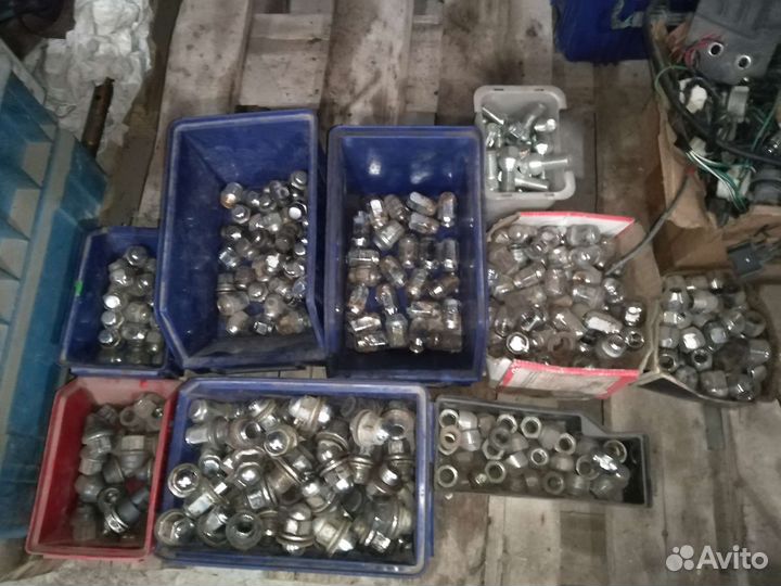 Гайка колёсная