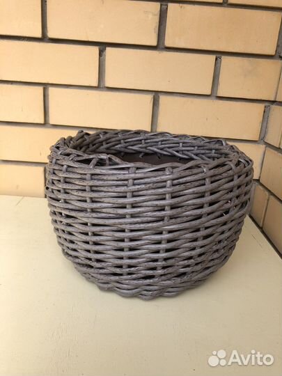 Кашпо для цветов из ротанга