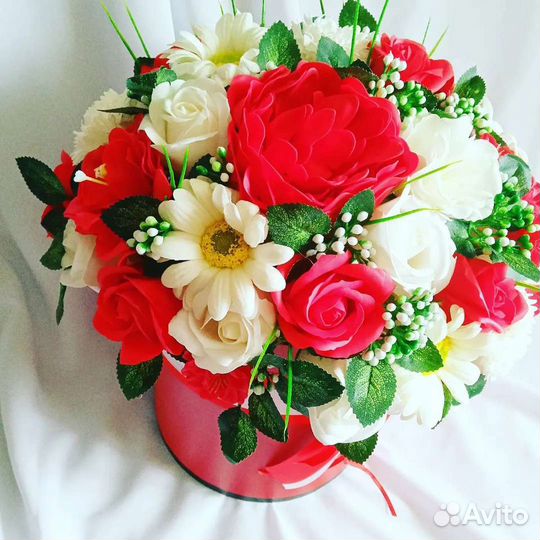 Интерьерная композиция из мыльных цветов