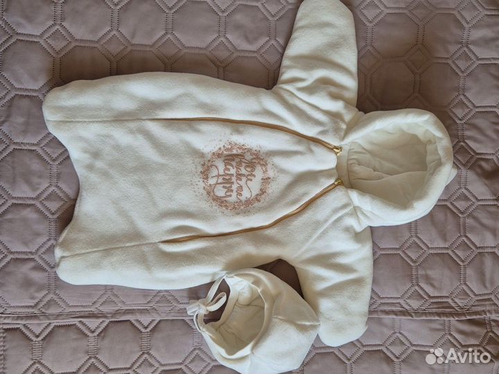 Конверт- одеяло на выписку с комбинезоном